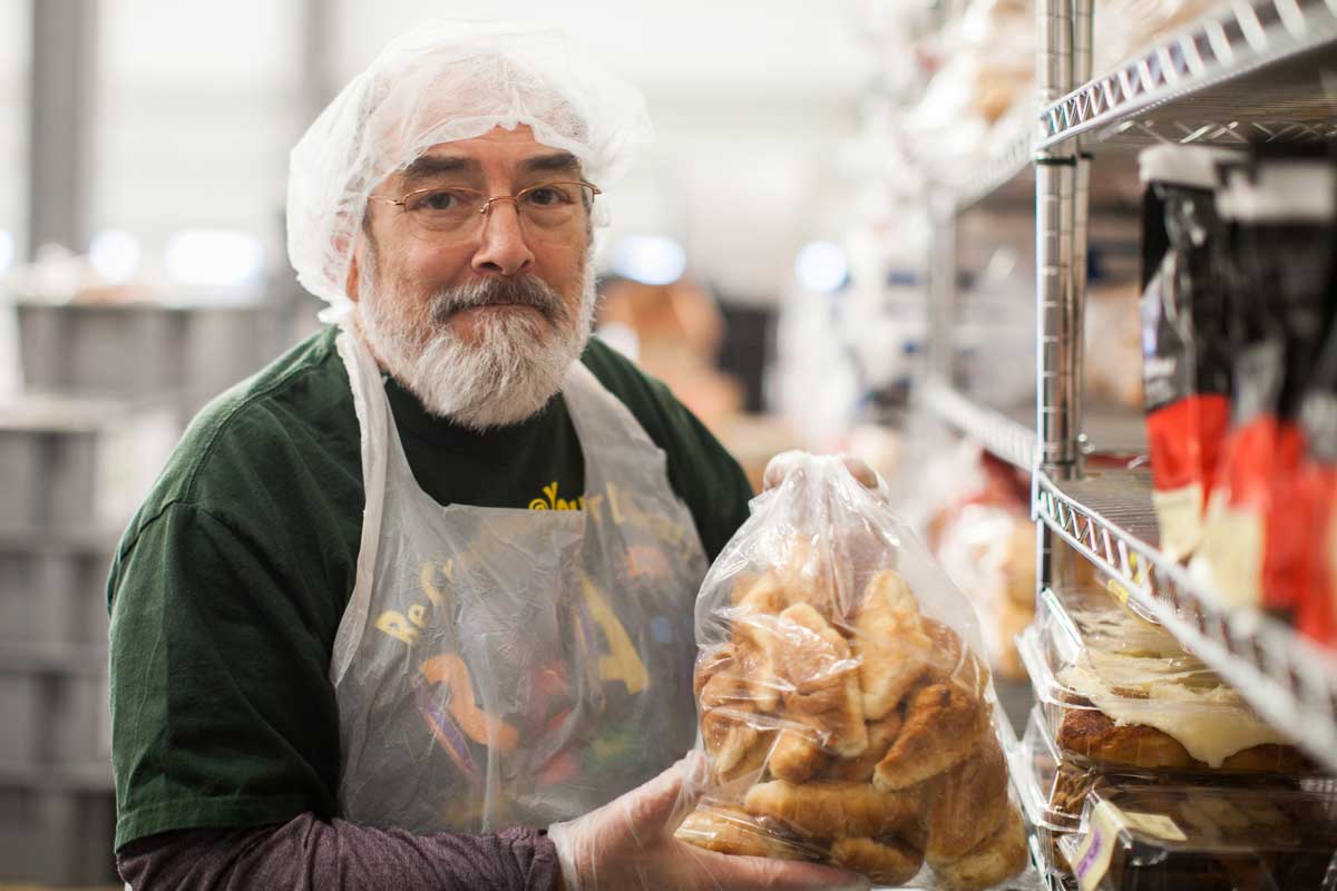 Volunteers make a difference at Oregon Food Bank Oregon Food Bank